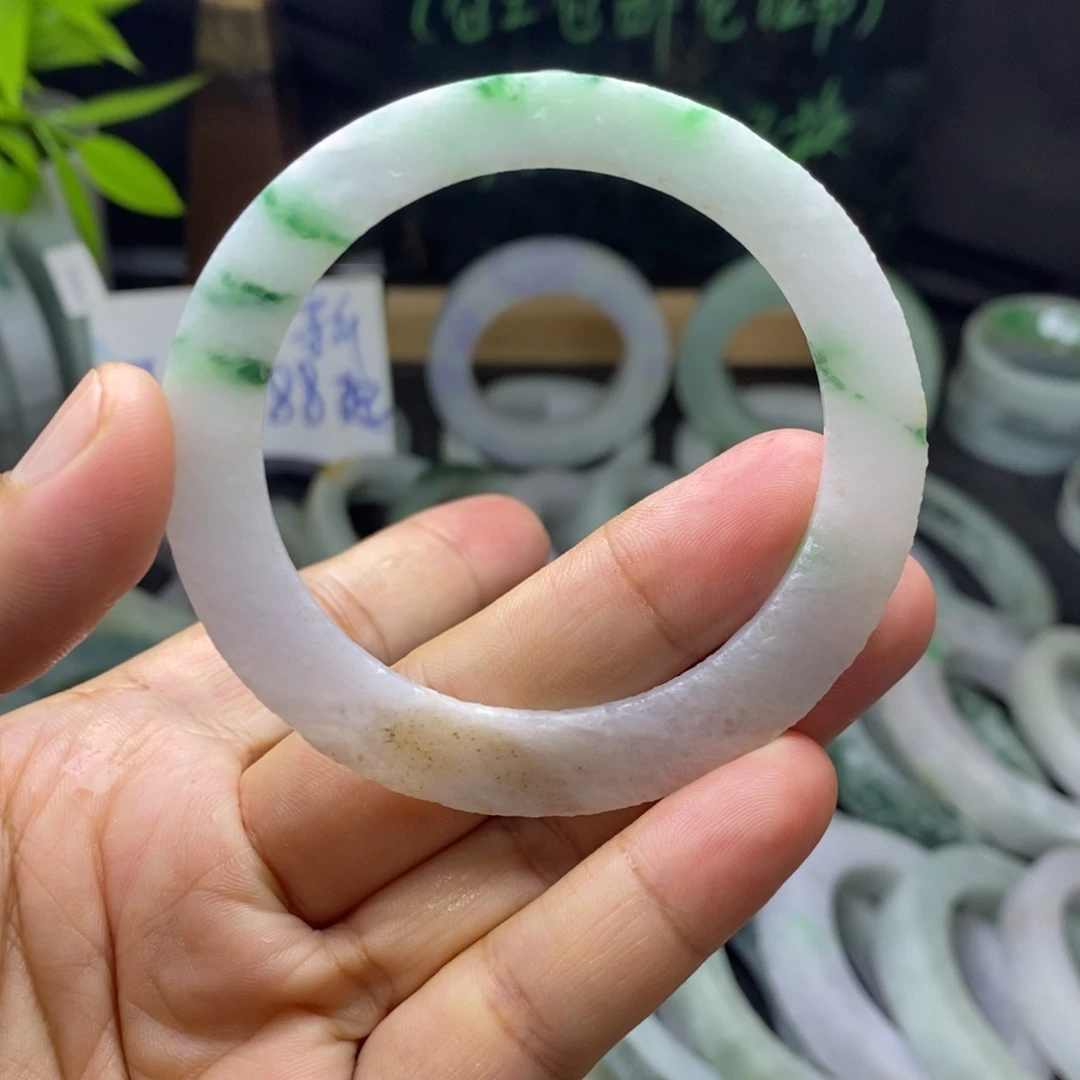 未镶嵌手镯定制翡翠
