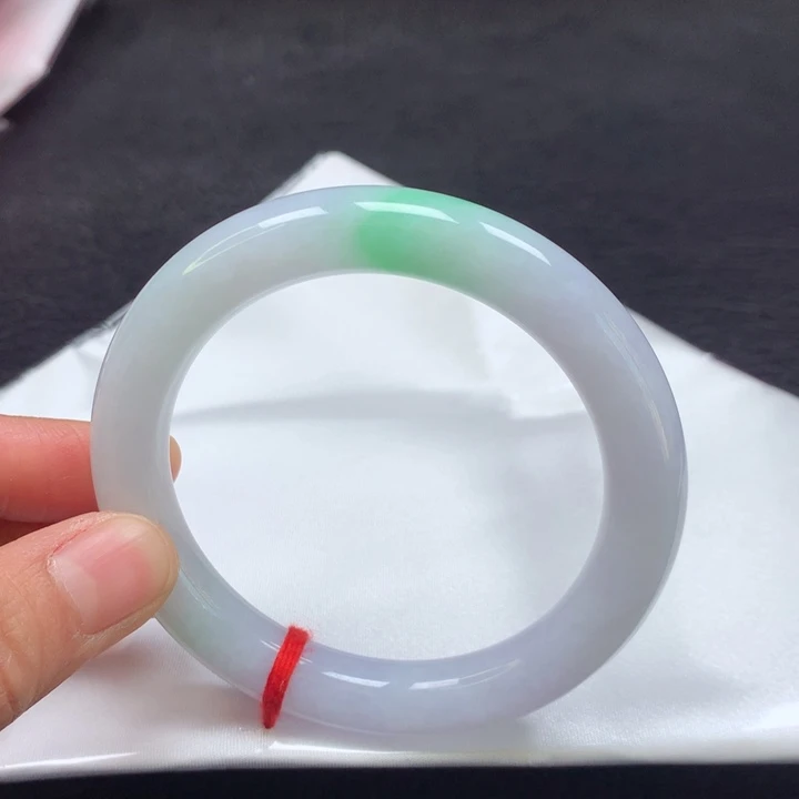 翡翠手镯（圆镯）未镶嵌56圈