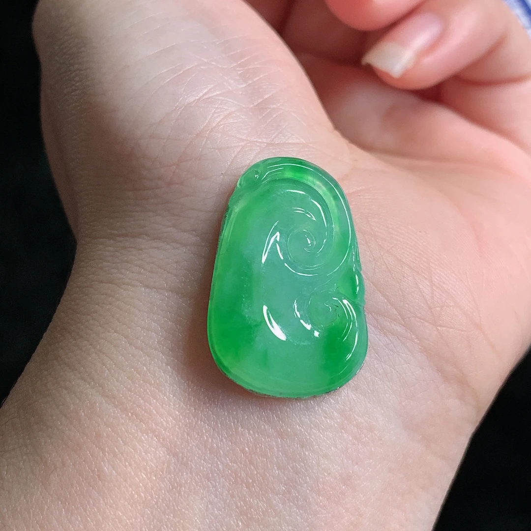 天然缅甸翡翠A货冰种阳绿如意裸石镶嵌件，尺寸26.7*18*2.9