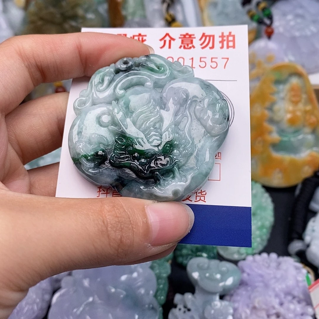 吊坠(不含链)未镶嵌翡翠