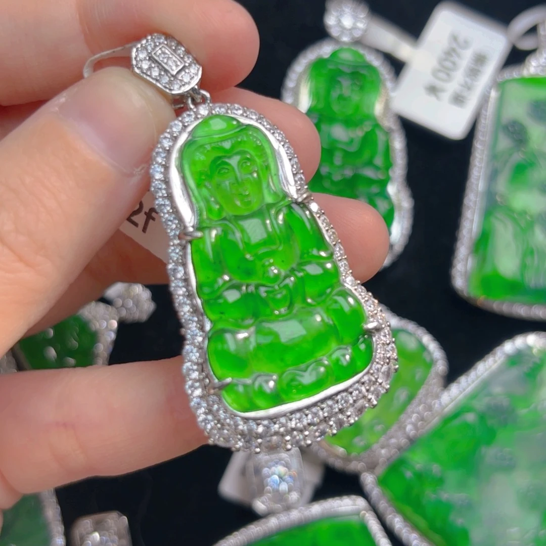 翡翠颈饰未镶嵌观音