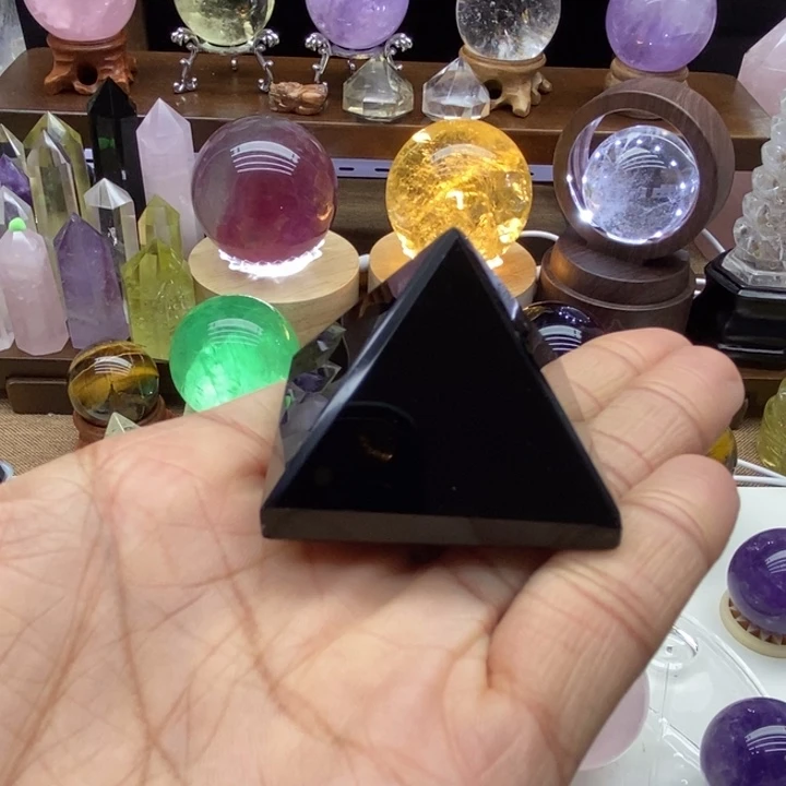 水晶摆件未镶嵌天然黑曜石金字塔
