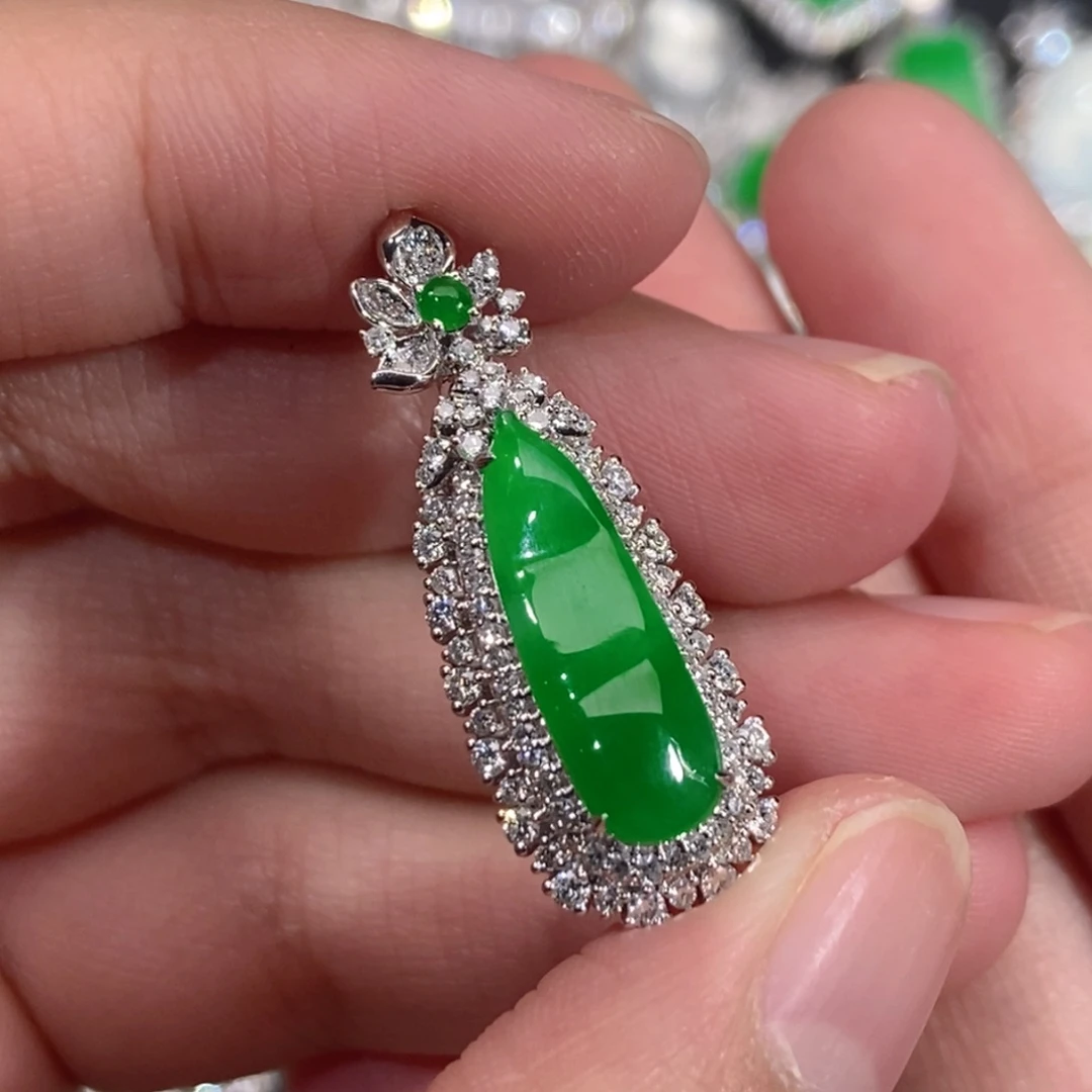 翡翠18K金镶嵌吊坠(不含链)天然缅甸A货翡翠