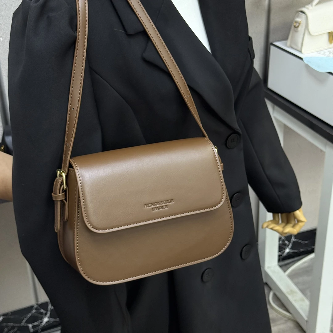 简约风单肩轻奢潮流棕色港风斜挎包单肩包复古腋下包