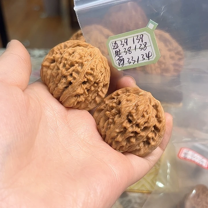 文玩核桃把件老楼