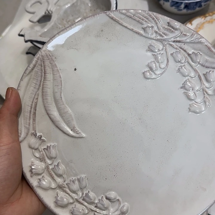 微瑕 窑沾 铃兰花盘子一个