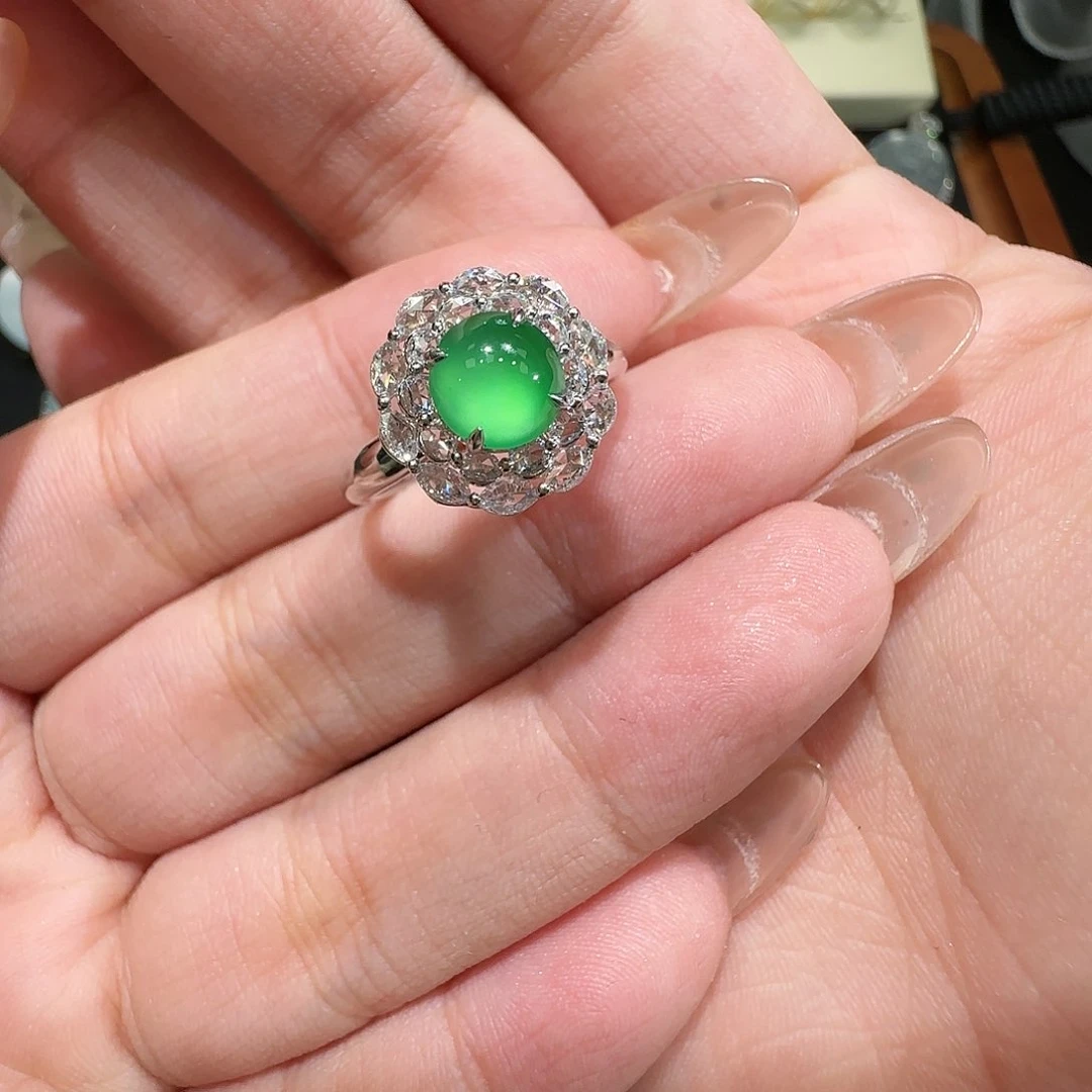 【闪购商品】18K金镶嵌戒指翡翠