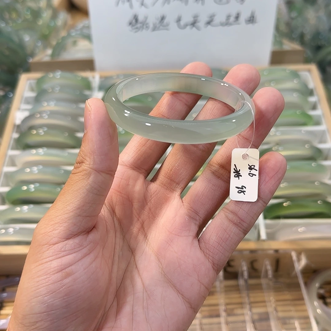 玛瑙/玉髓未镶嵌手镯圈口56.6