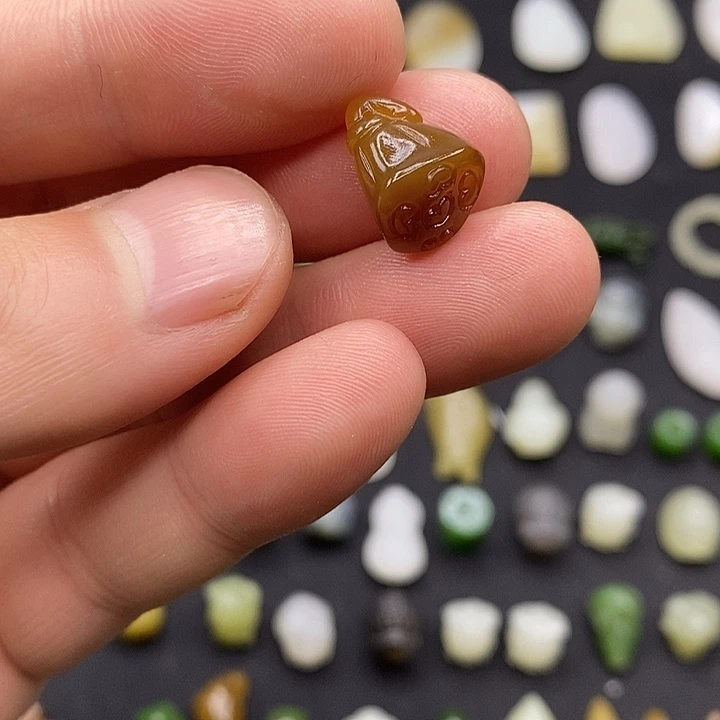 和田玉颈饰未镶嵌如*