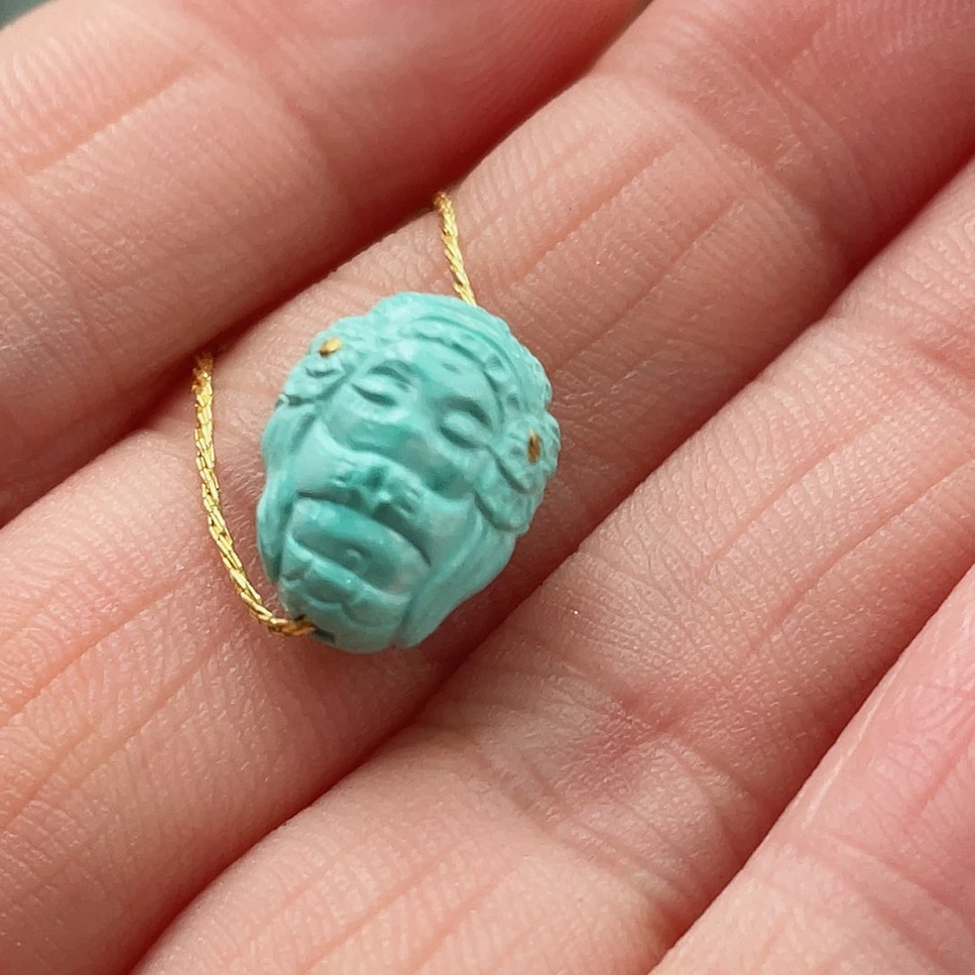 绿松石颈饰未镶嵌