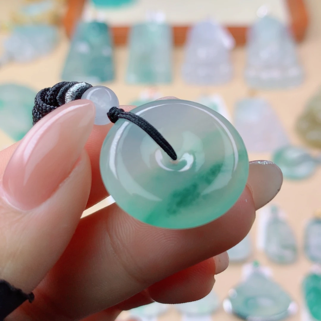 翡翠未镶嵌颈饰翡翠吊坠