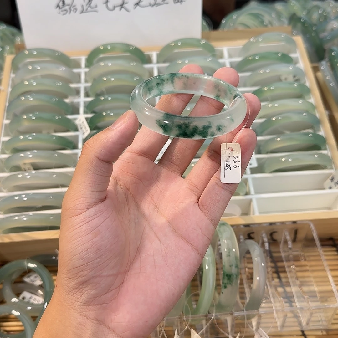 玛瑙/玉髓未镶嵌手镯没有售后圈口53.6