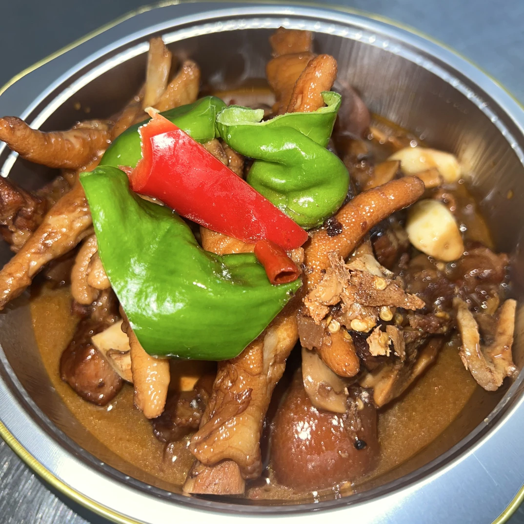 猪蹄鸡爪锅子一份