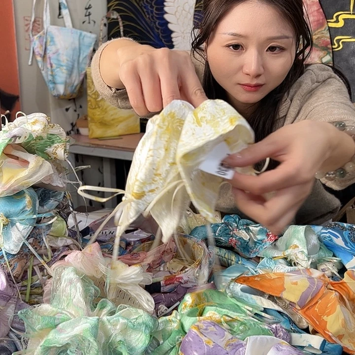 姜***^230方巾发圈不退不换