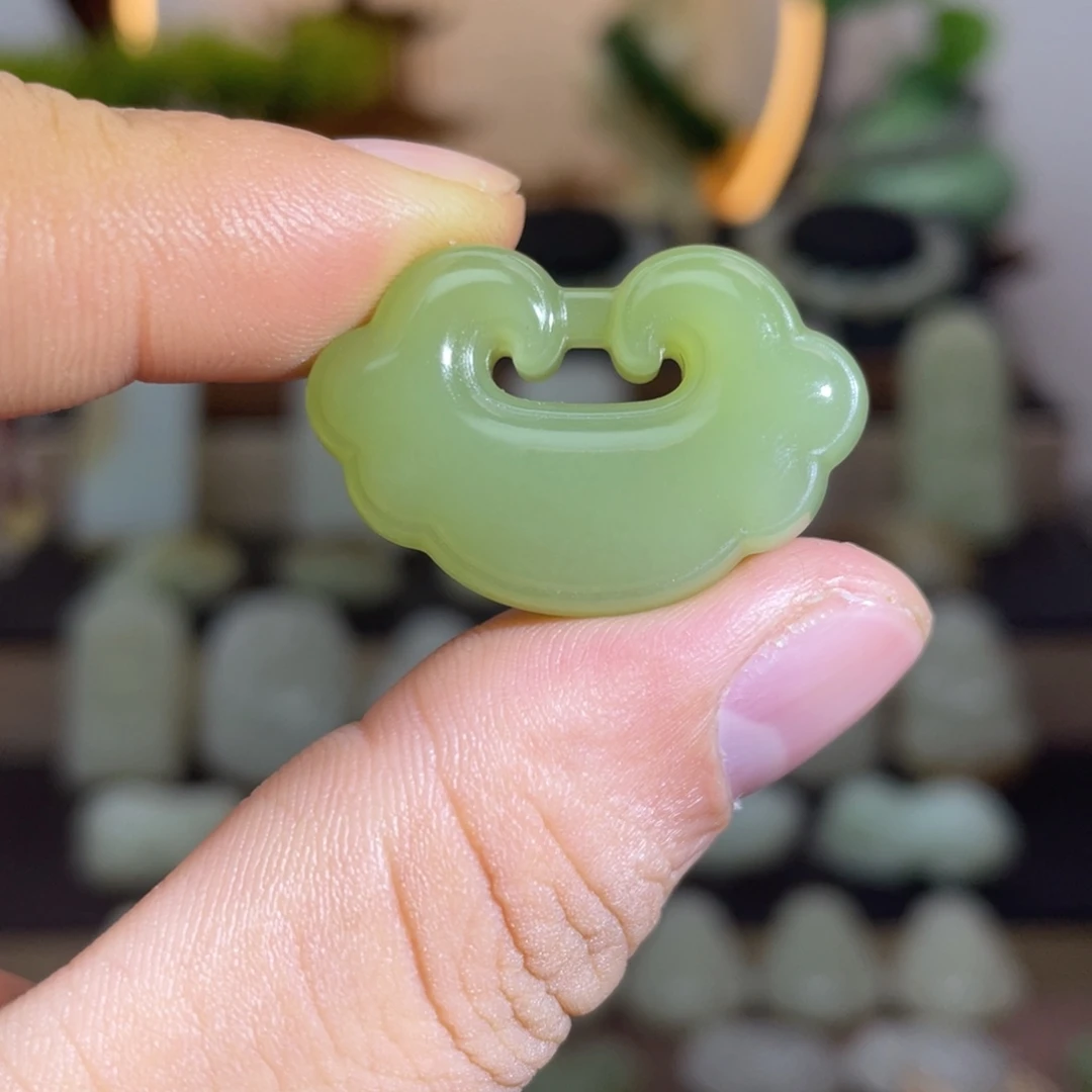 未镶嵌和田玉挂件