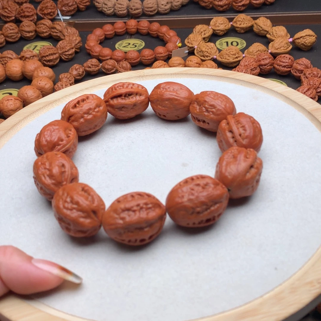 手串文玩核桃牛油果