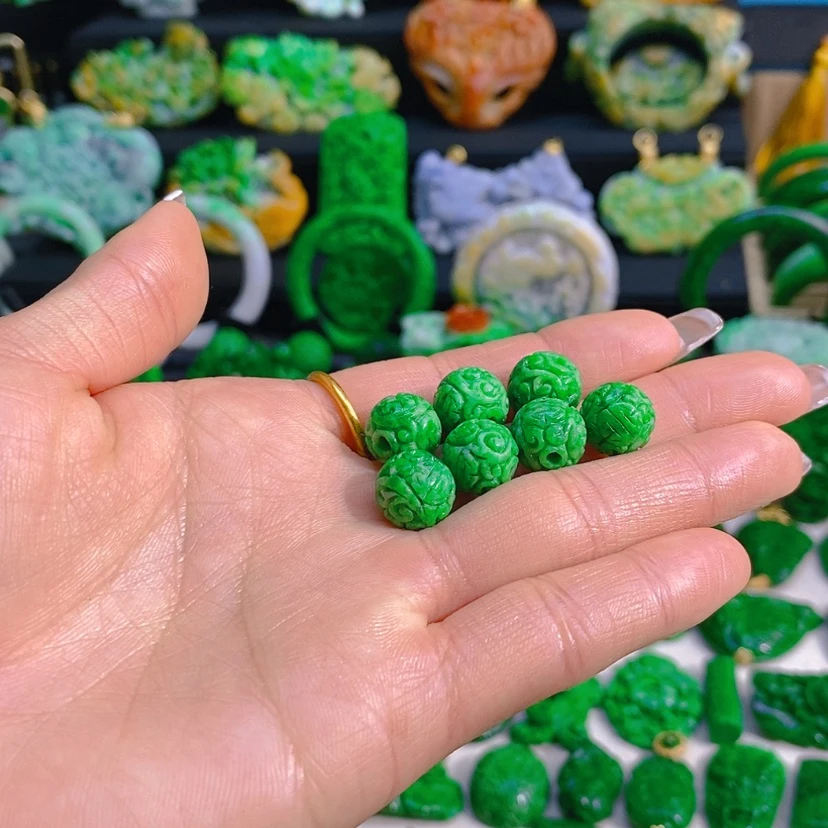 【闪购商品】翡翠颈饰未镶嵌阳绿单珠卡11mm