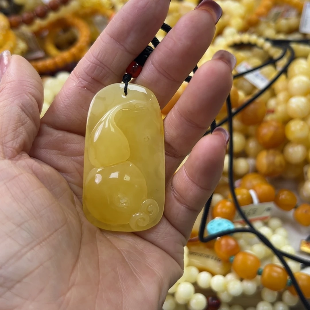 琥珀珠宝奇石未镶嵌