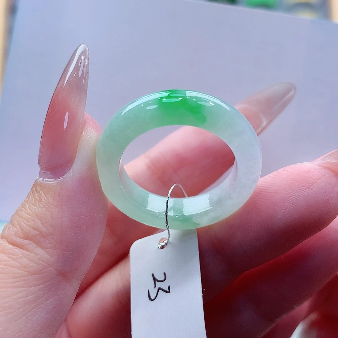 辉***.翡翠未镶嵌戒指缅甸A货