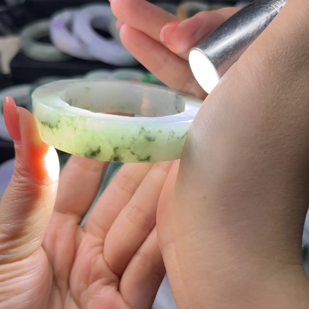 定制翡翠未镶嵌天然翡翠手镯