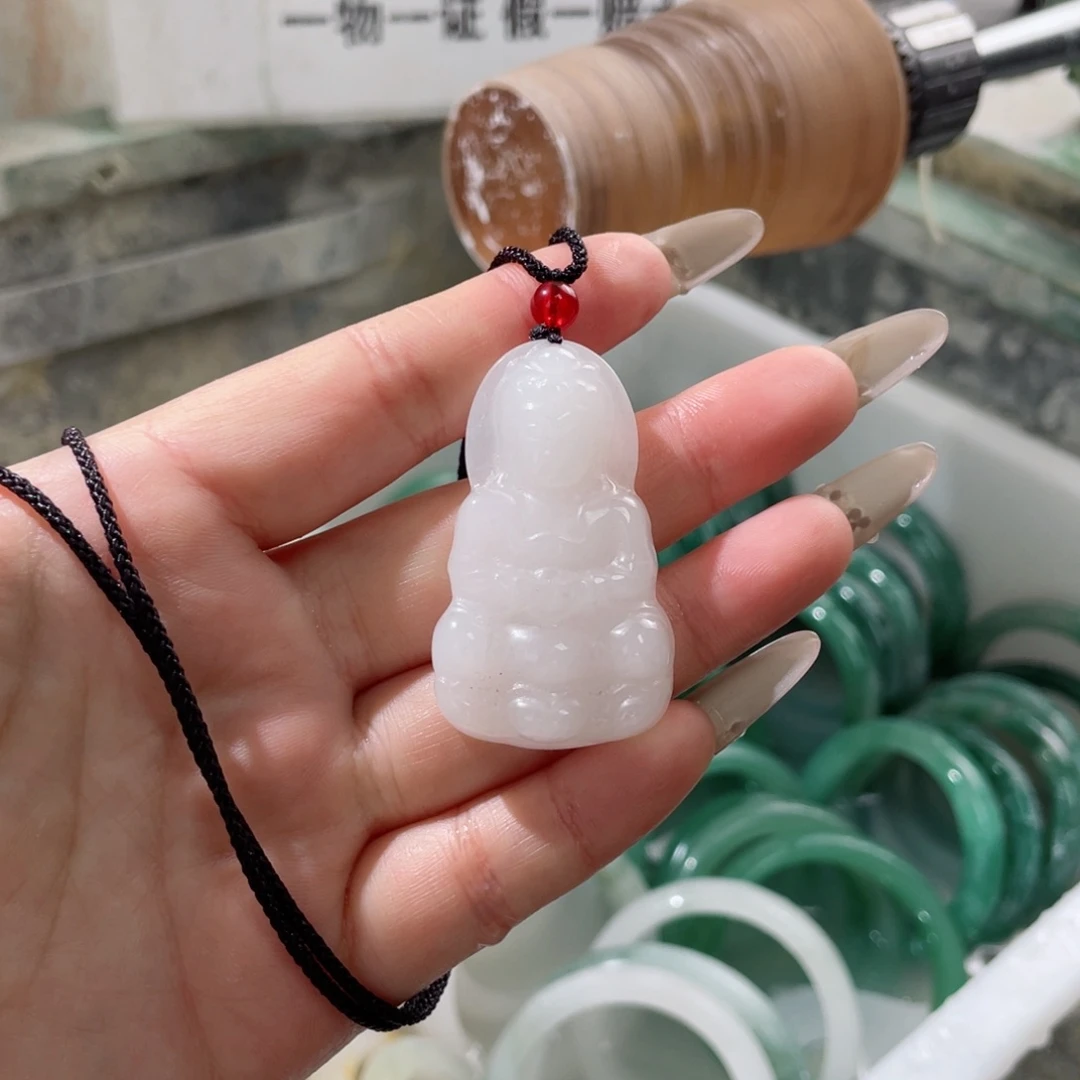 定制石英质玉观音未镶嵌
