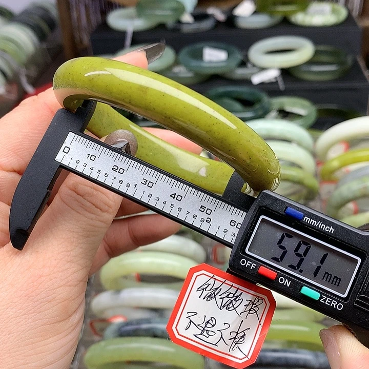 蛇纹石玉手镯未镶嵌256