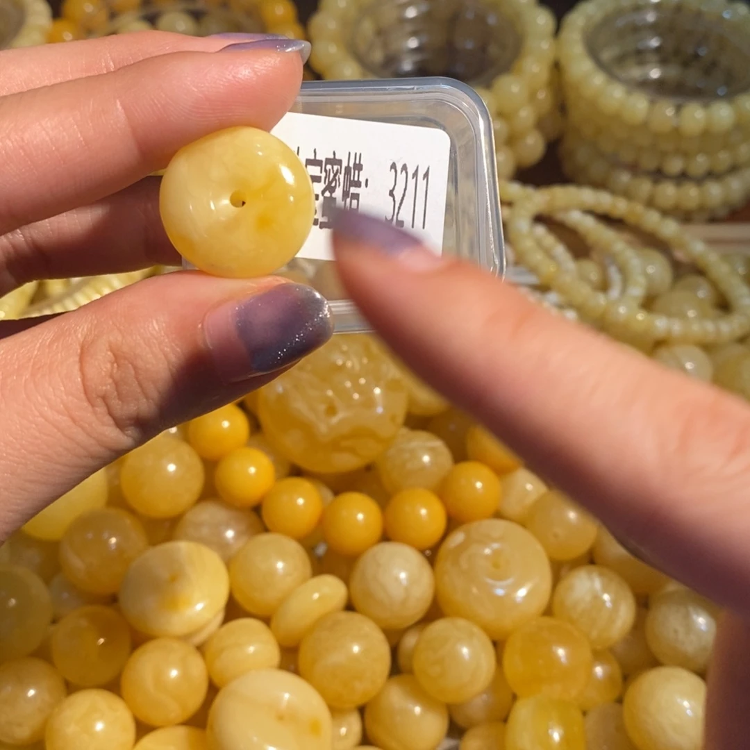 琥珀未镶嵌珠宝奇石3211