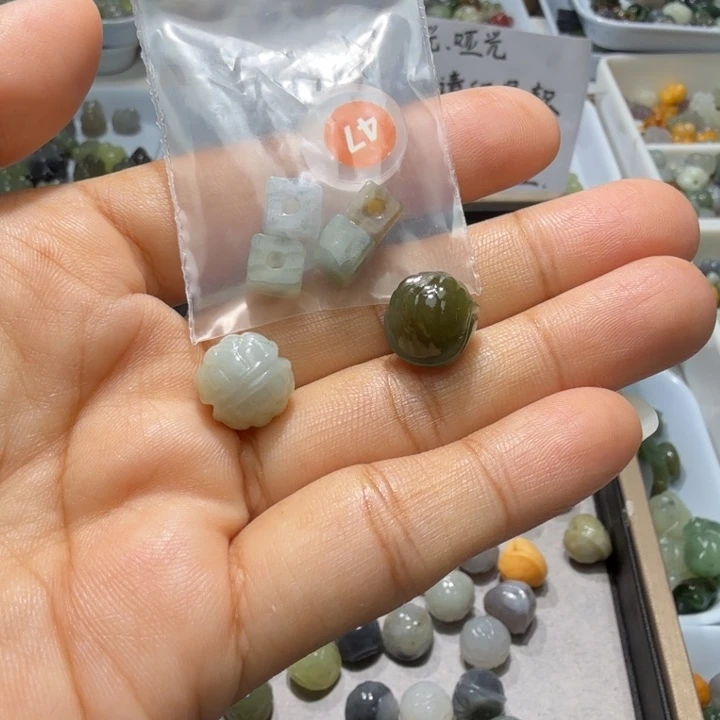 悦***悦未镶嵌和田玉珠宝半成品