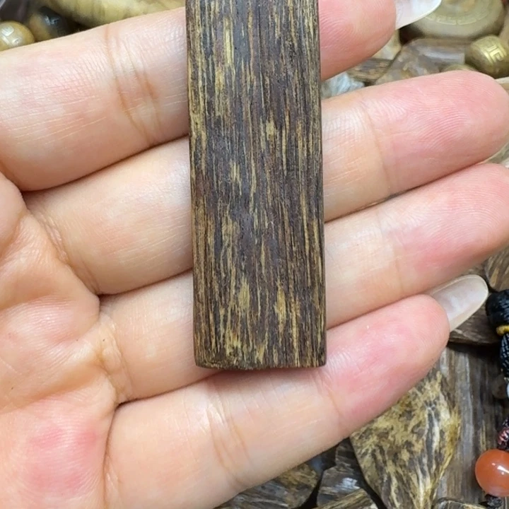 爷***何大叶紫檀（黑酸枝木类）