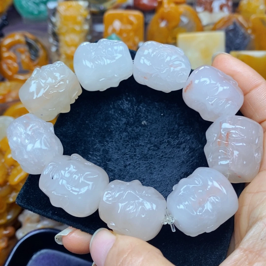 未镶嵌石英质玉（黄龙玉）颈饰