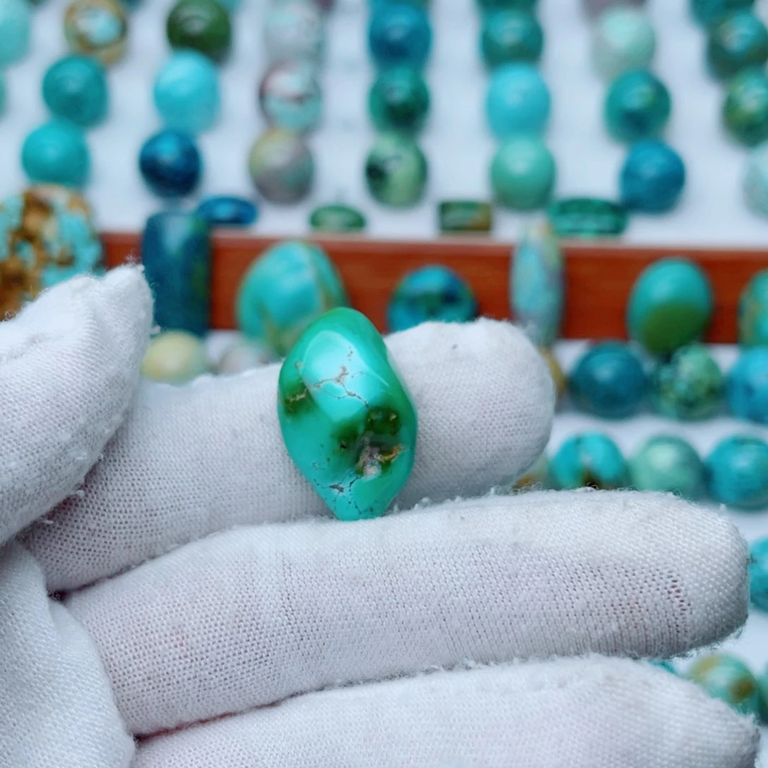未镶嵌绿松石珠宝奇石
