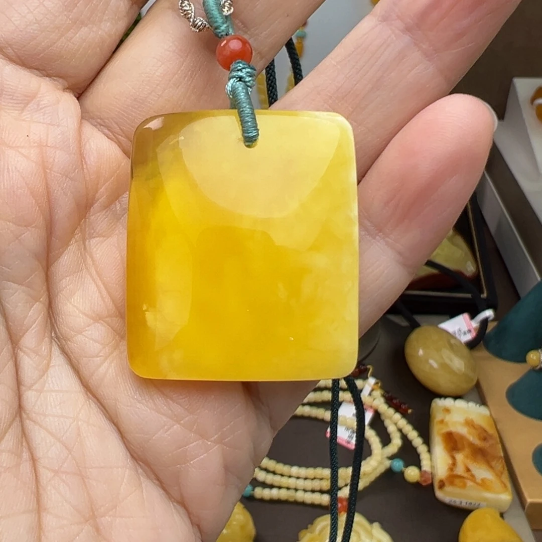 蜜蜡吊坠(赠链)未镶嵌