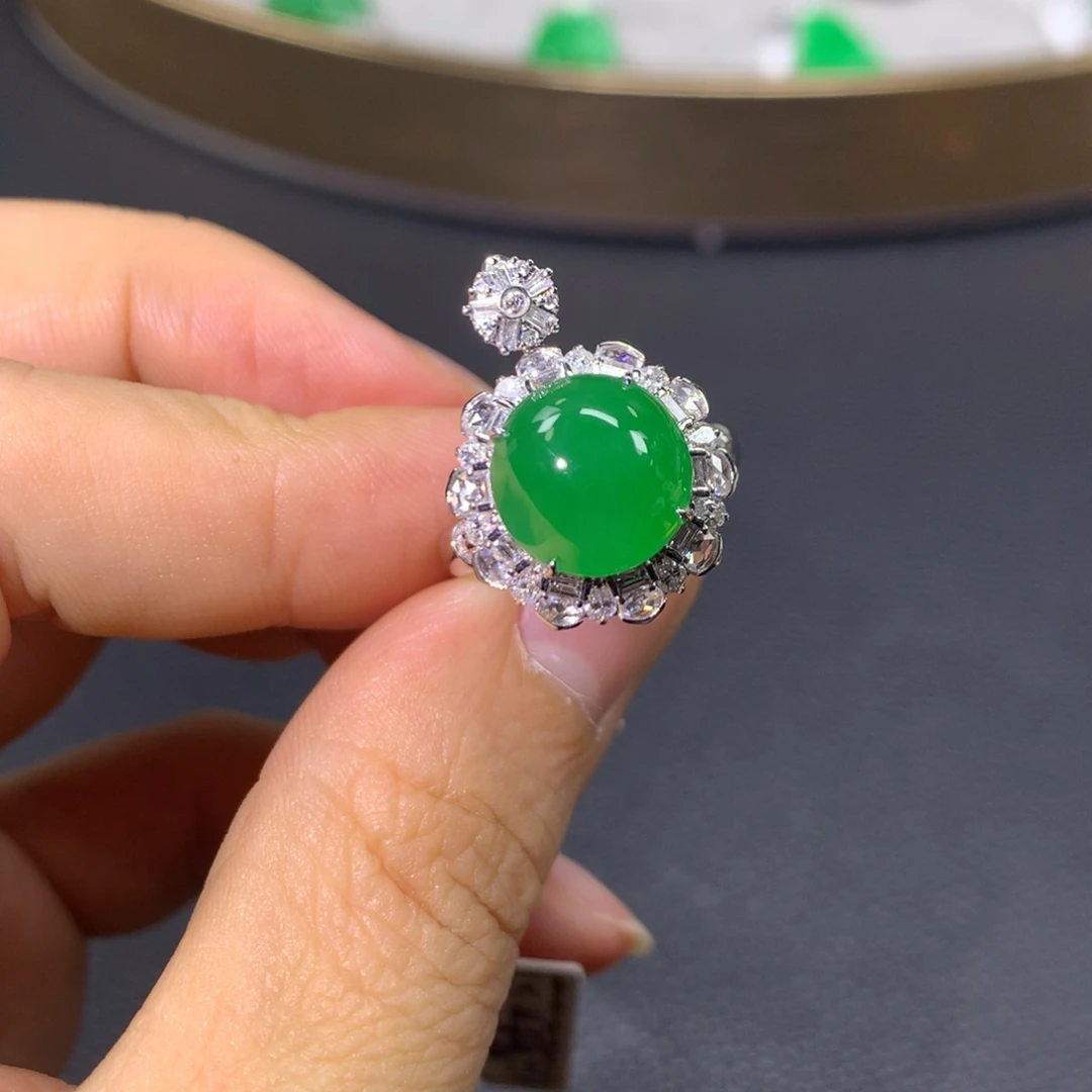 翡翠戒指18K金镶嵌翡翠