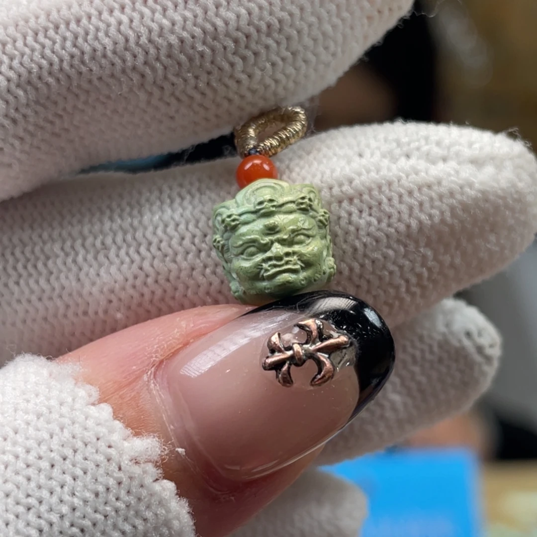 绿松石未镶嵌挂件