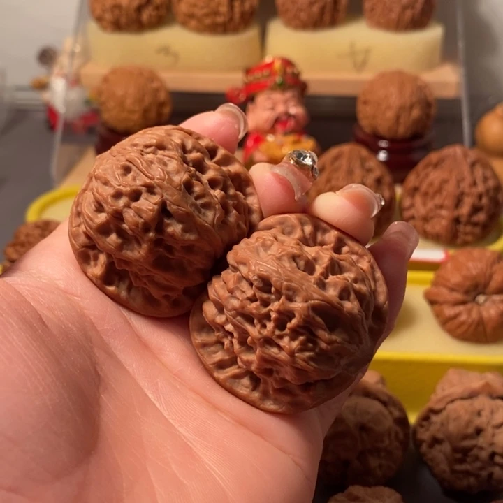 文玩核桃吊坠42野狼