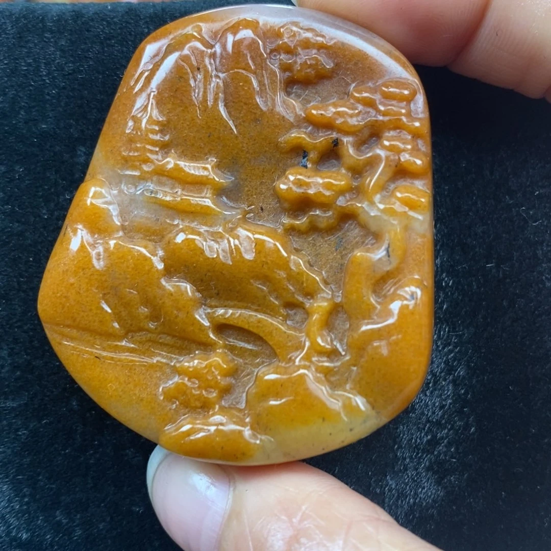 未镶嵌石英质玉（黄龙玉）颈饰