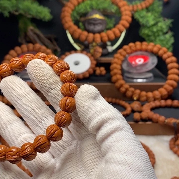 桃核吊坠愿****仙秦岭龙纹