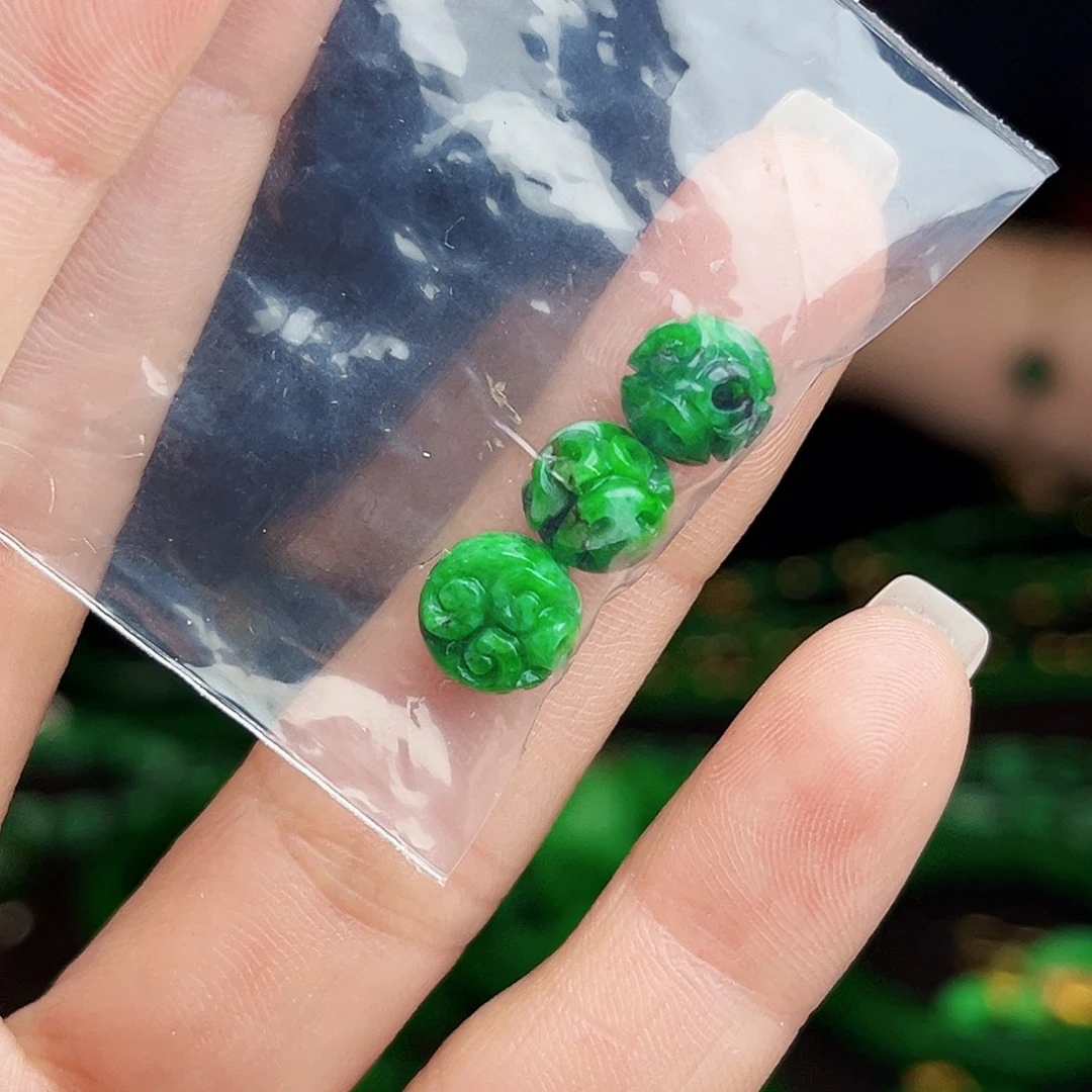 颈饰未镶嵌翡翠多样性