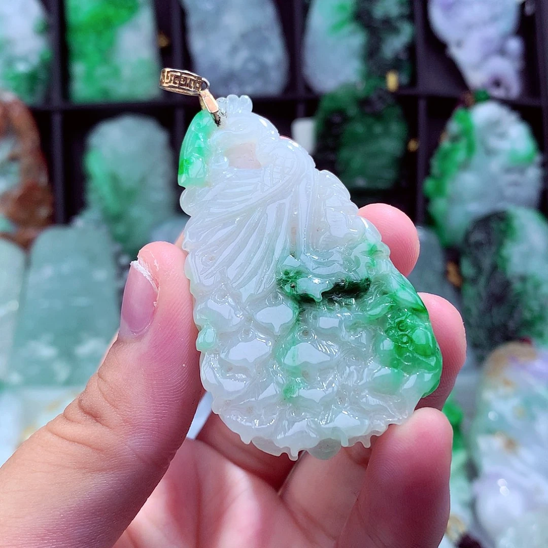 翡翠未镶嵌颈饰挂件