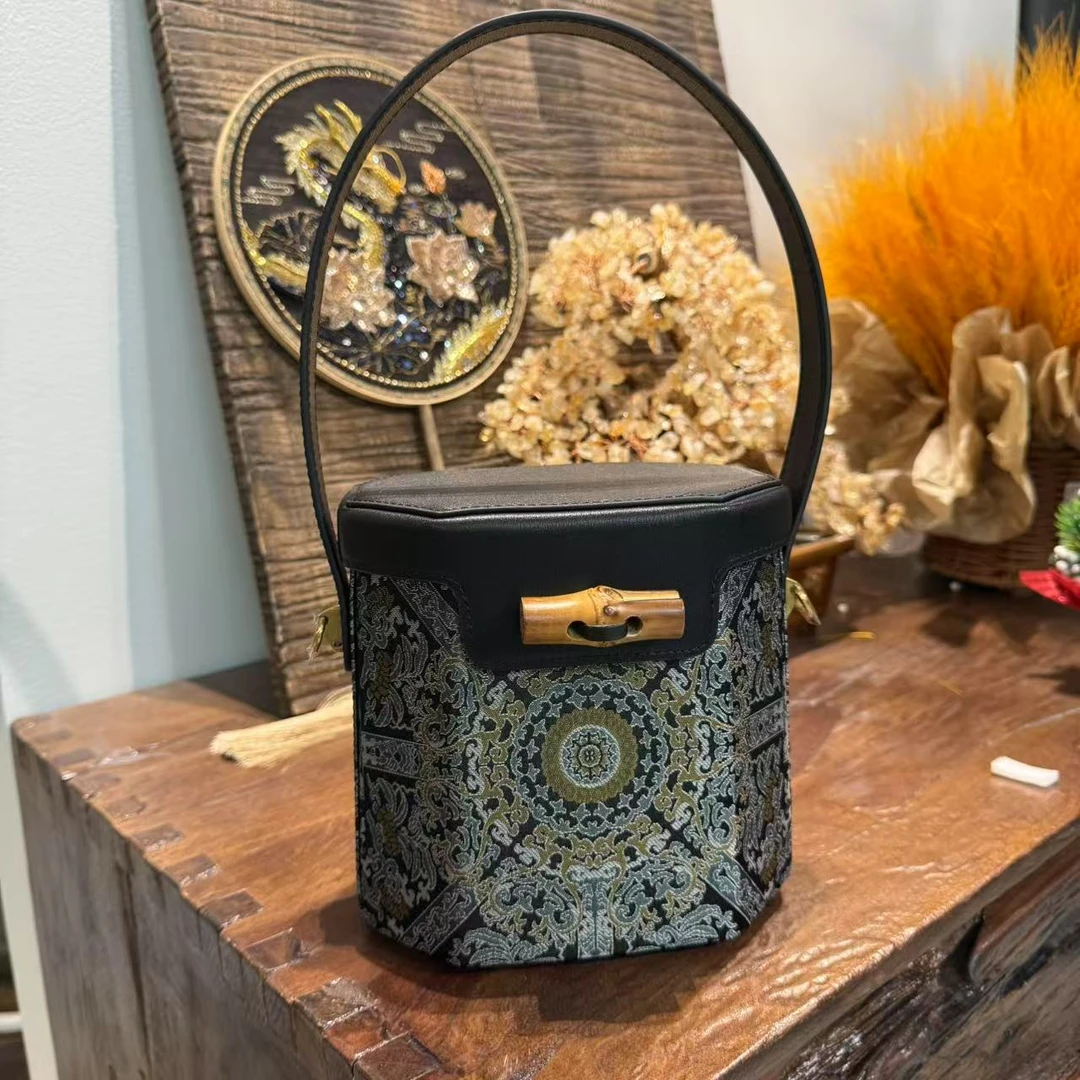 八达晕！手拎斜挎两用真 丝宋锦新中式包包！GZ5463