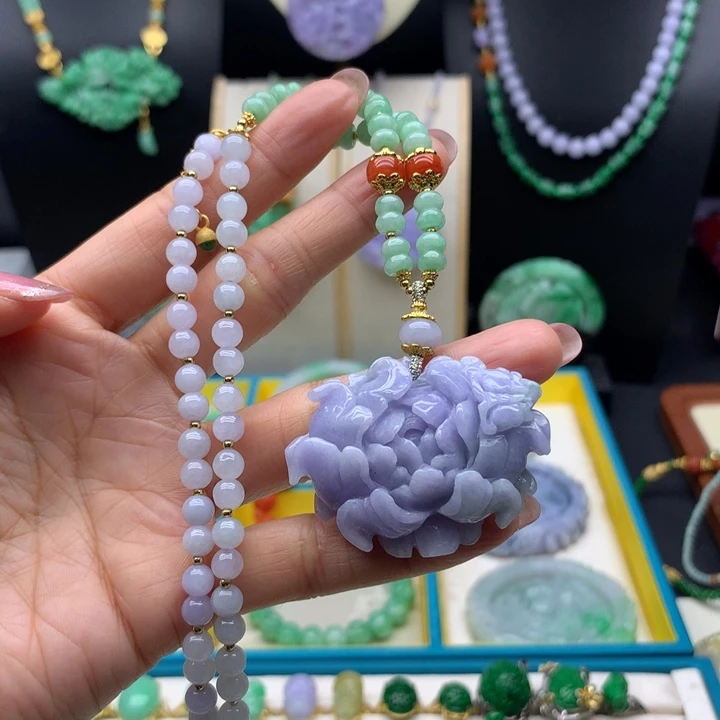 翡翠未镶嵌颈饰紫翡花