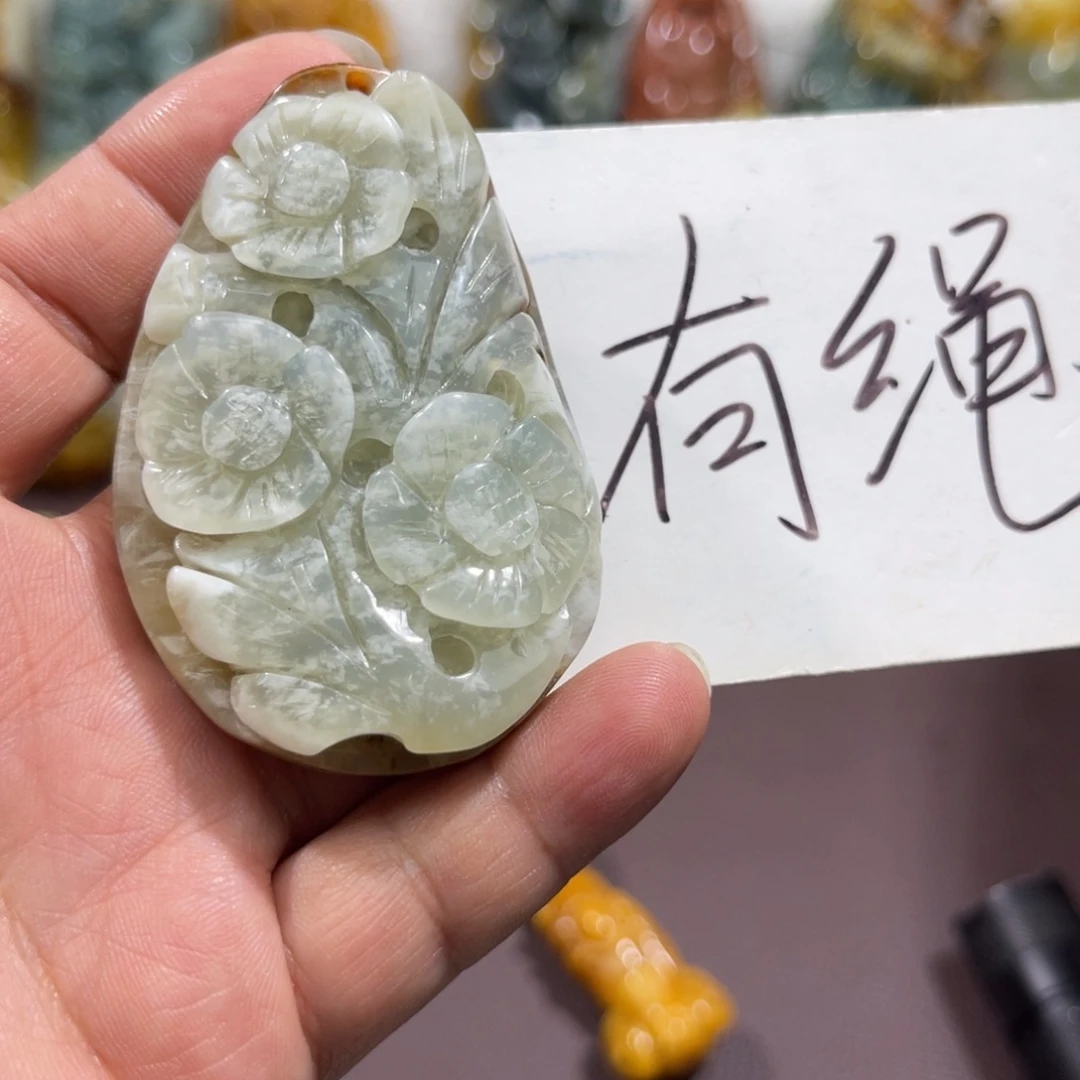 未镶嵌蛇纹石玉颈饰