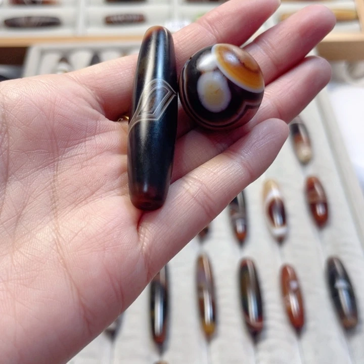 玛瑙/玉髓颈饰合金蜗*