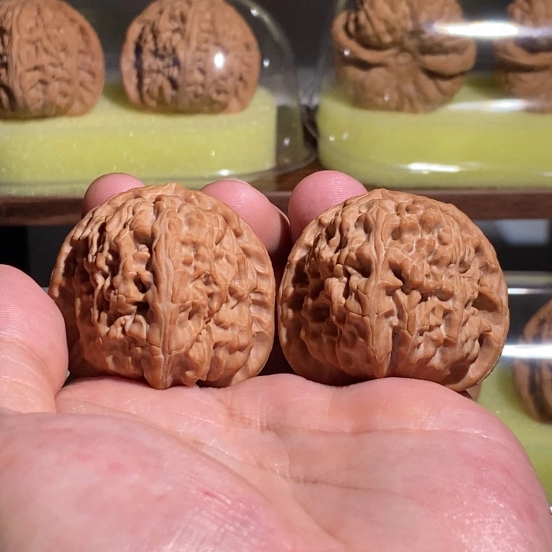 文玩核桃吊坠全品41尺三角白红皮山地hope