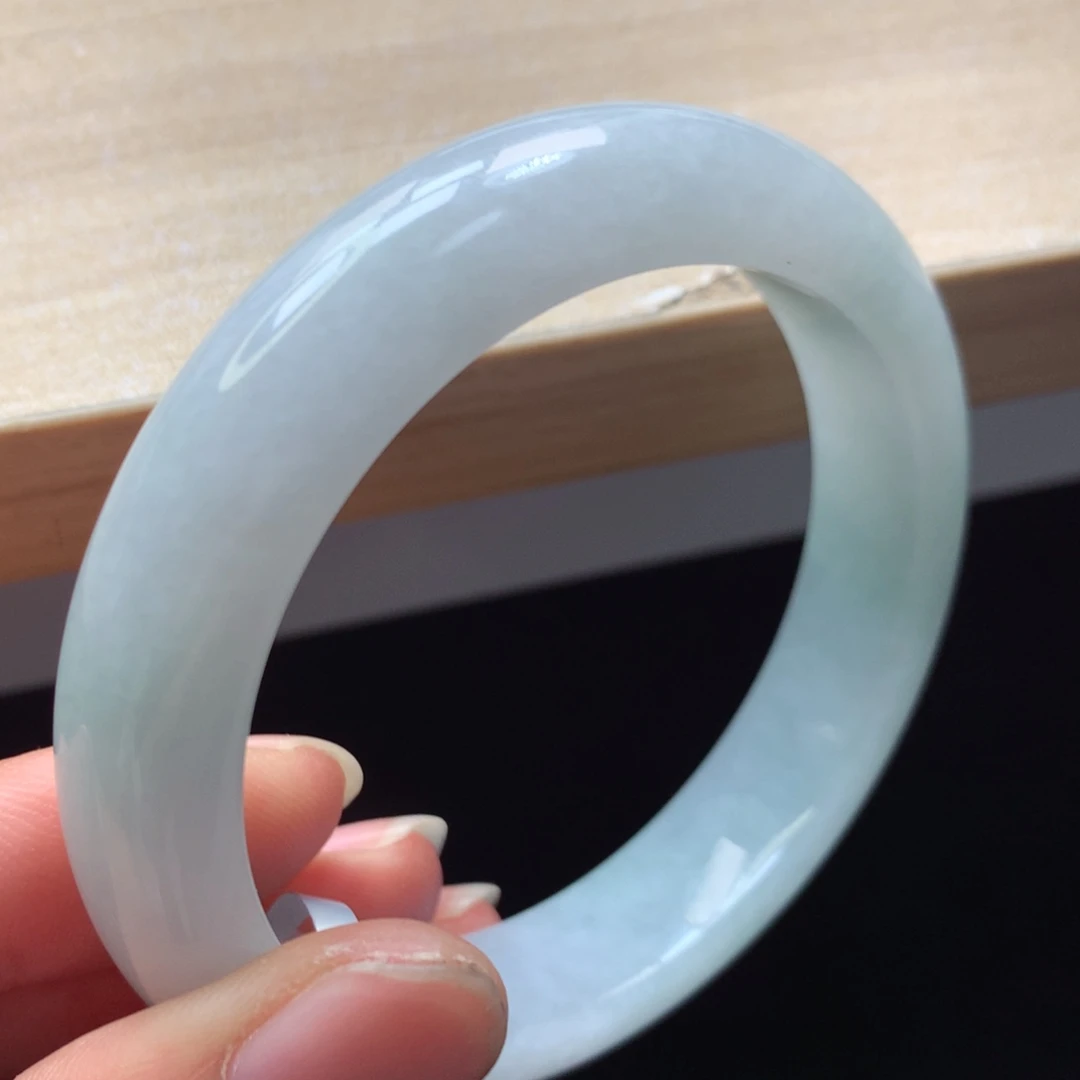 未镶嵌手镯翡翠手镯