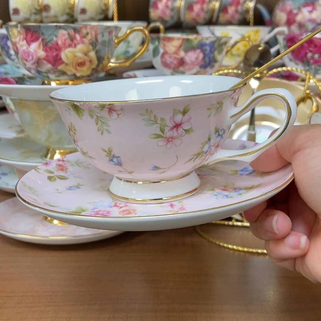 摆件粉色一杯碟快递装