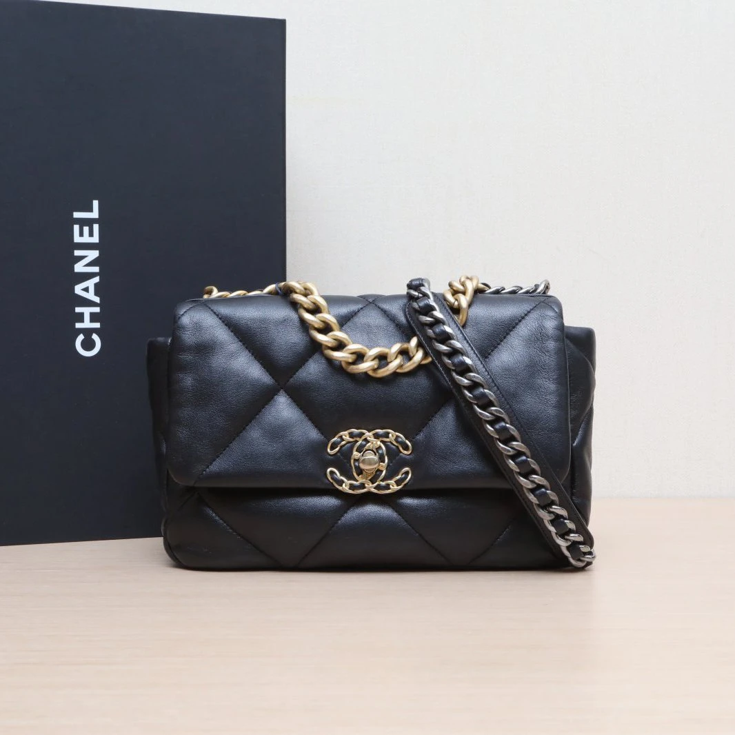 95新 Chanel/香奈儿 【念念特价】 19BAG 口盖包 小号 26cm 黑色