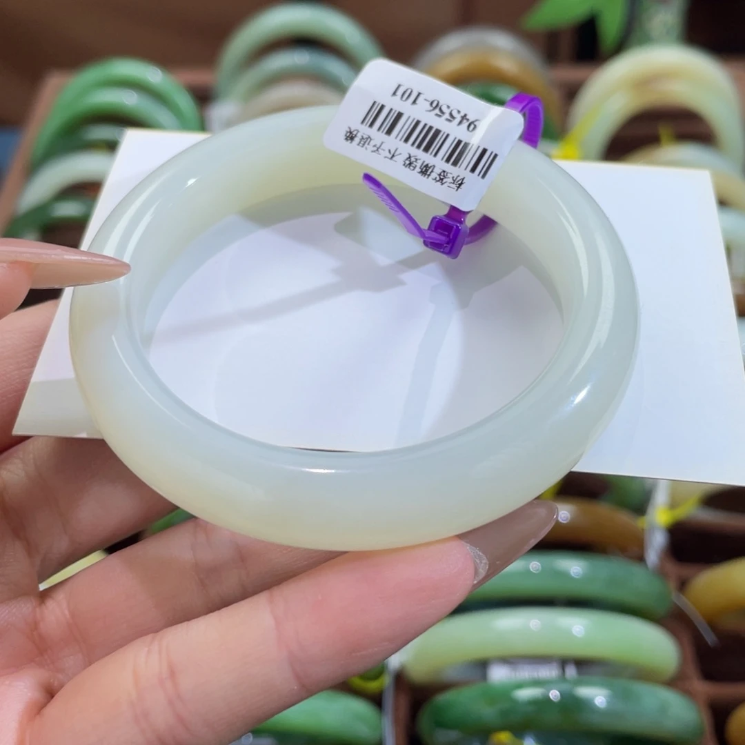 未镶嵌手镯和田玉且末白53-54