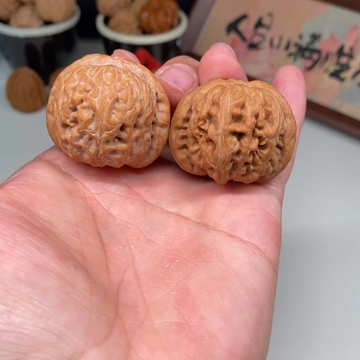 文玩核桃把件元宝
