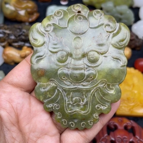 蛇纹石玉未镶嵌颈饰43